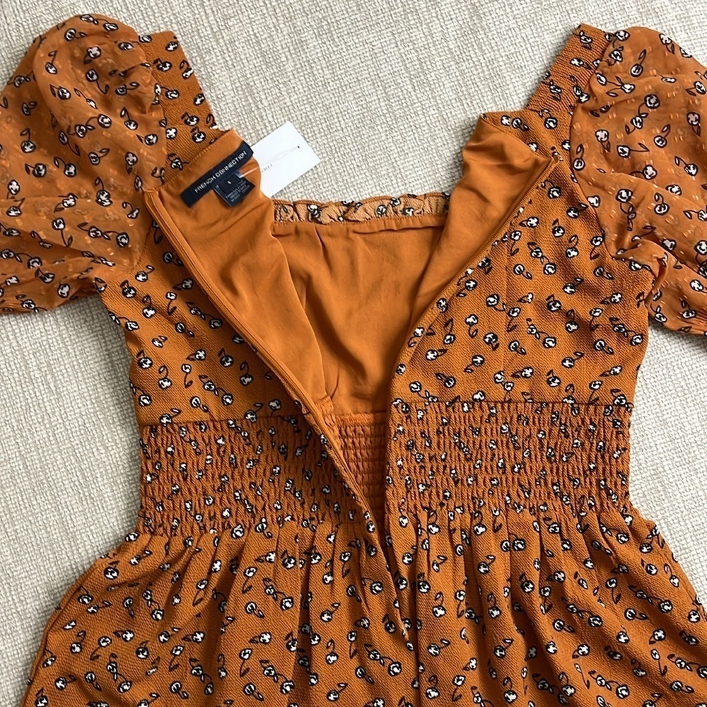 ⭐️ NWT- French Connection brown floral long bell-sleeved smocked blouse- small - Picture 11 of 12